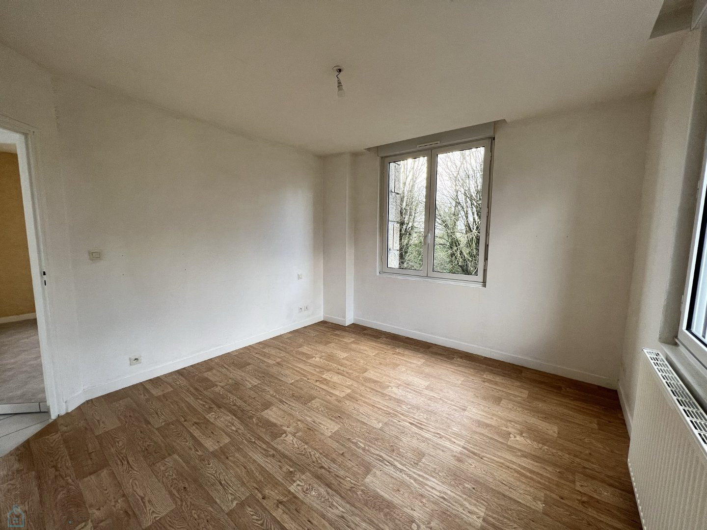 
                                                Vente
                                                 Immeuble et appartement en centre ville de carhaix