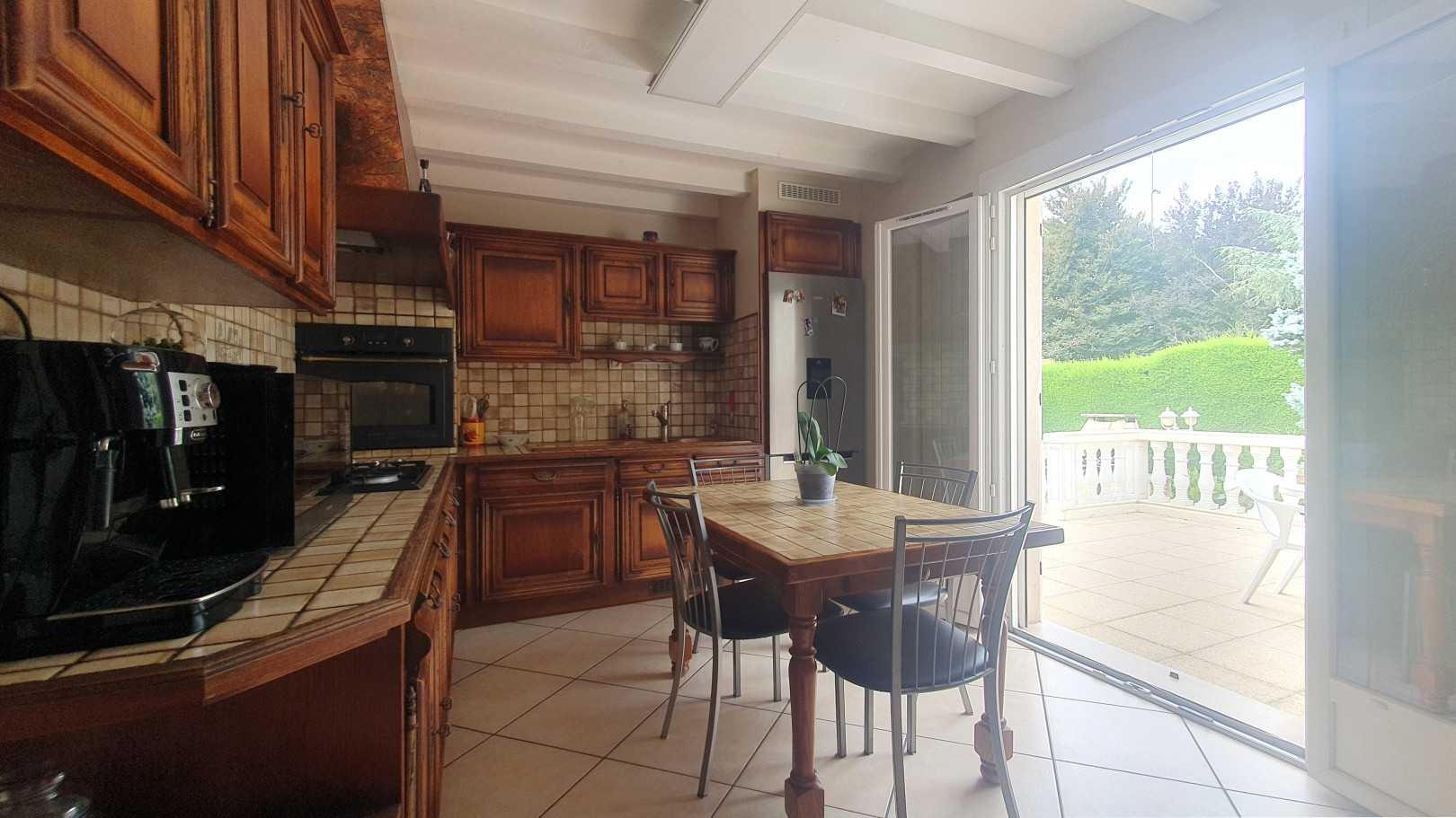 
                                                Vente
                                                 Irigny – Maison de 292 m² utiles sur un terrain de 1733 m²