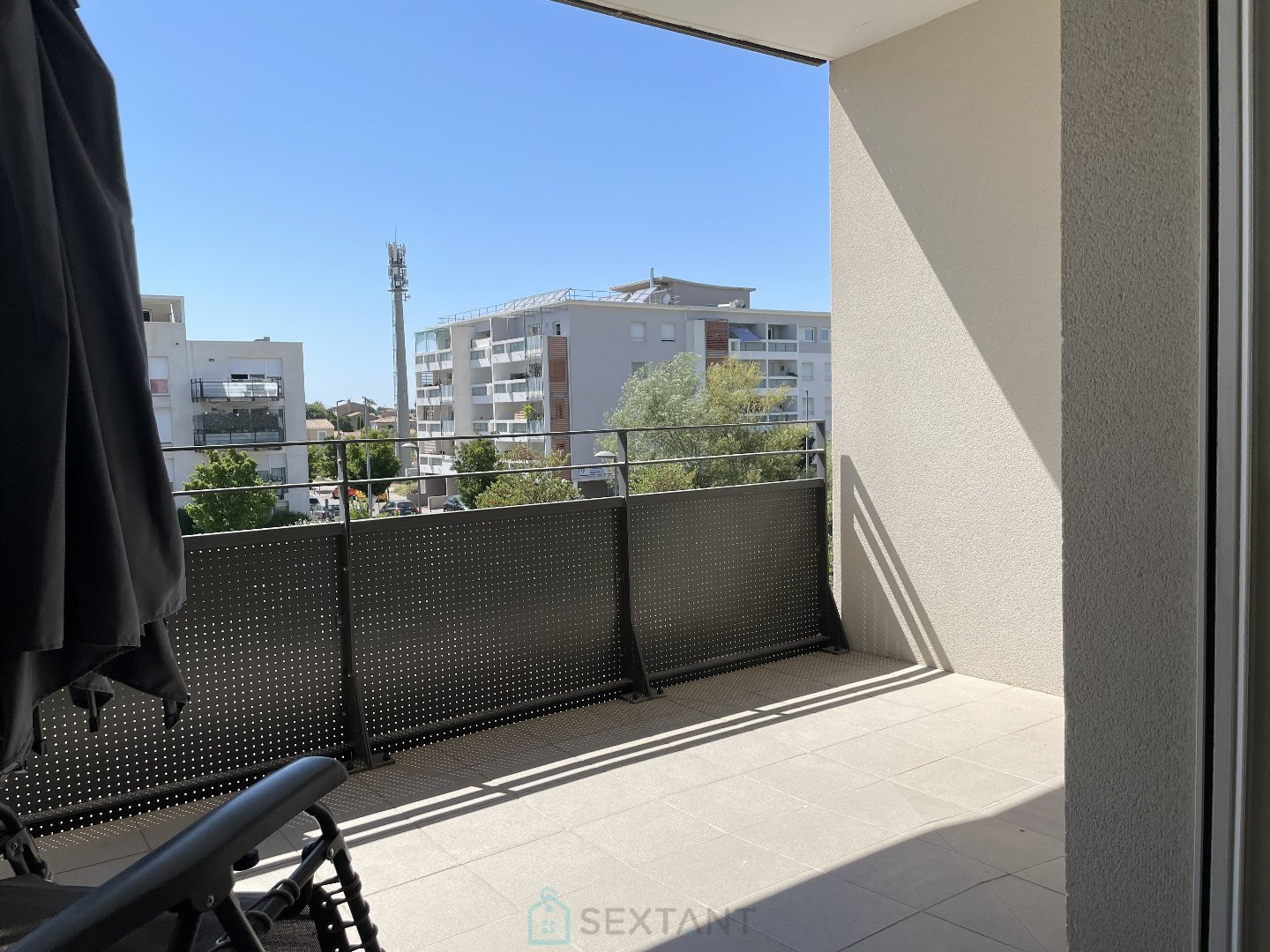 
                                                Vente
                                                 ISTRES - Appartement très lumineux - 2 pièces-  40m - idéal premier achat - terrasse 8m² + place parking