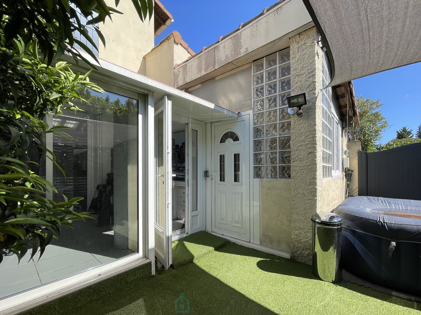 
                                                Vente
                                                 ISTRES PREDINA 2 - MAISON lumineuse 98m² + véranda avec 3 chambres, sans vis à vis !
