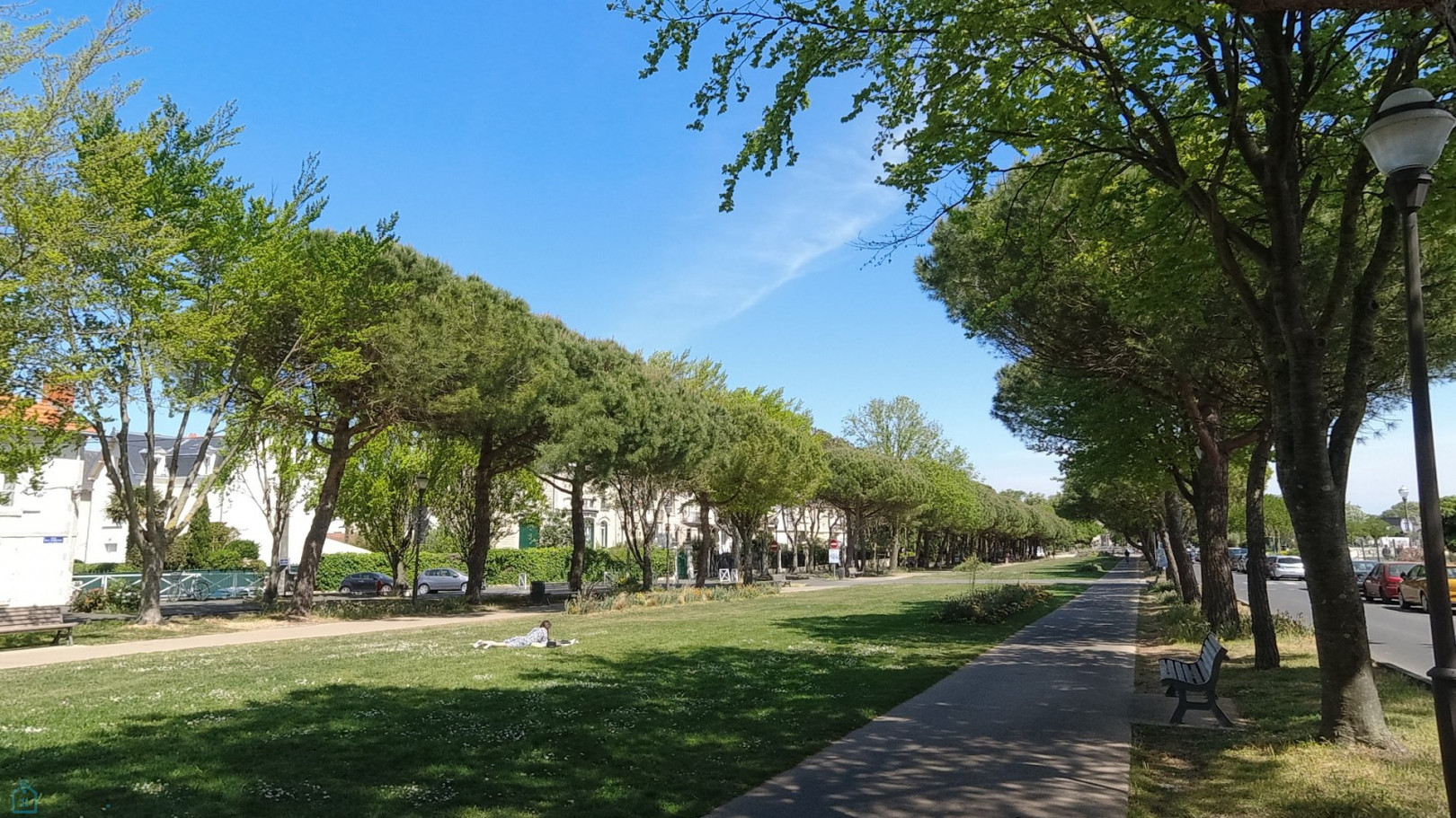 
                                                Vente
                                                 LA GENETTE, À quelques pas  des parcs et de la plage.