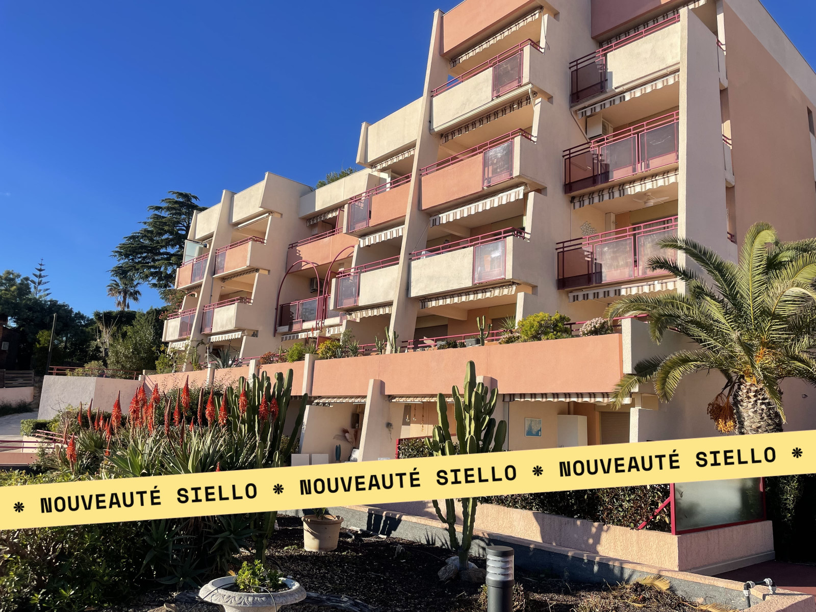 
                                                Vente
                                                 LE LAVANDOU 3 pièce(s) 64m2 rénové Superbe vue mer Piscine Parking couvert