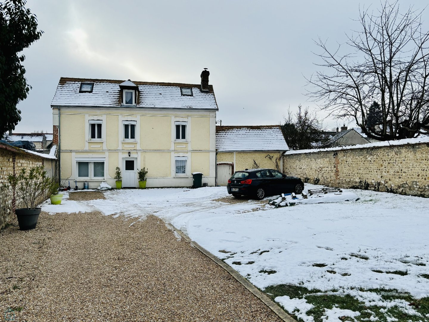 
                                                Vente
                                                 Lery maison 120 m2 sur terrain de 1227 m2