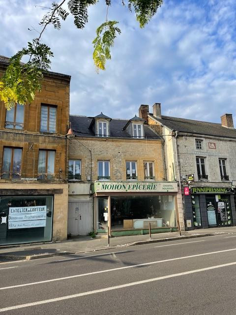 
                                                Vente
                                                 Local Commercial Rénové de 80m² - 12% de rendement