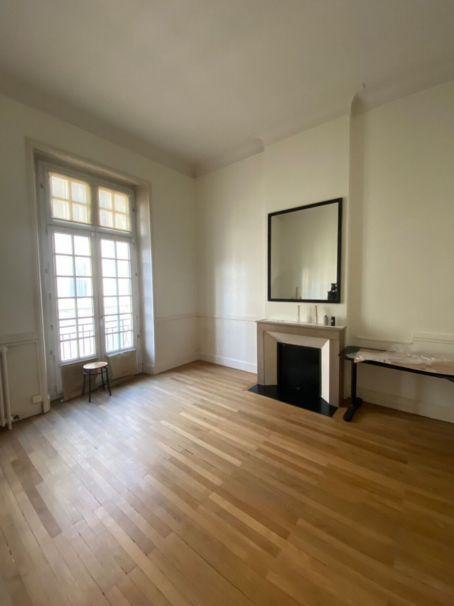 
                                                Location
                                                 Location Bureaux Nantes 44000