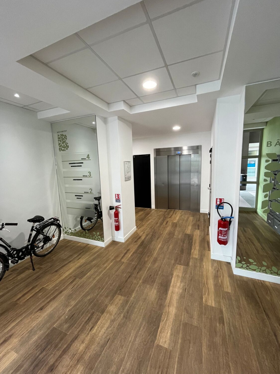 
                                                Location
                                                 Location Bureaux Nantes 44100