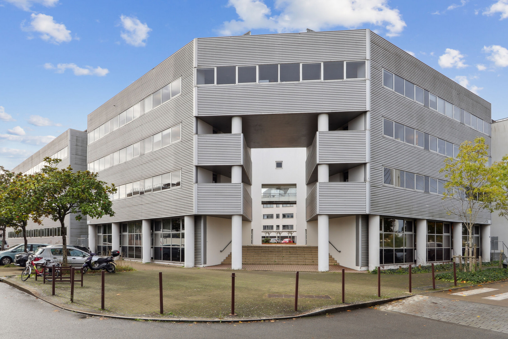 
                                                Location
                                                 Location Bureaux Nantes 44200