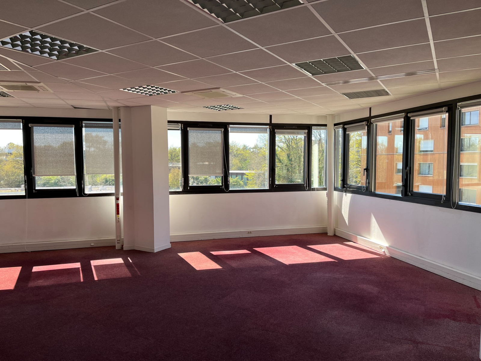 
                                                Location
                                                 Location Bureaux Nantes 44300