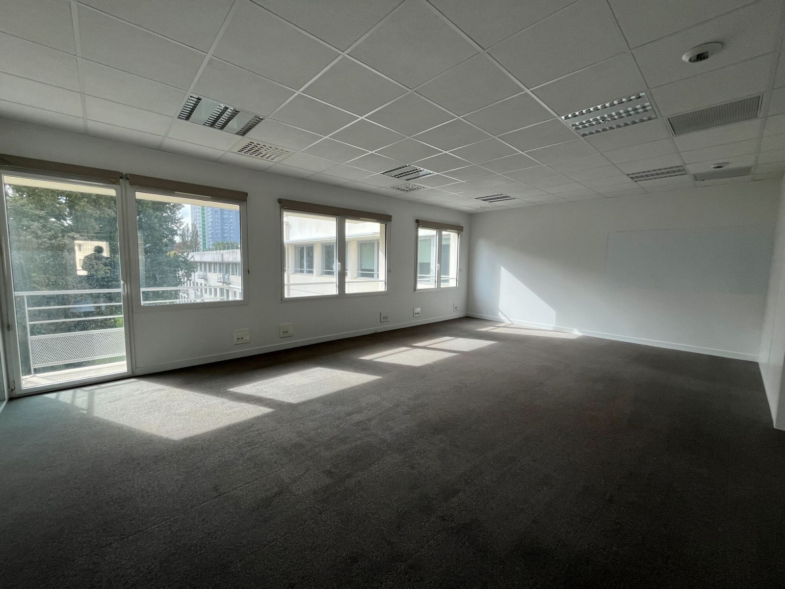 
                                                Location
                                                 Location Bureaux Nantes 44300