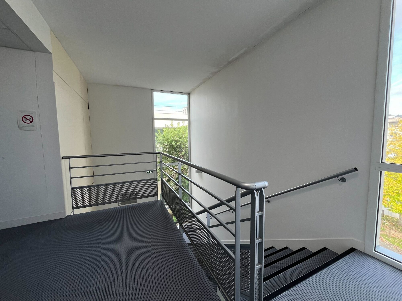 
                                                Location
                                                 Location Bureaux Nantes 44300