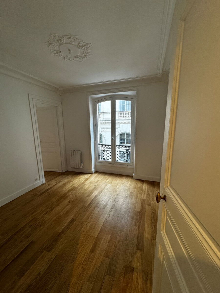 
                                                Location
                                                 Location Bureaux Paris 75001