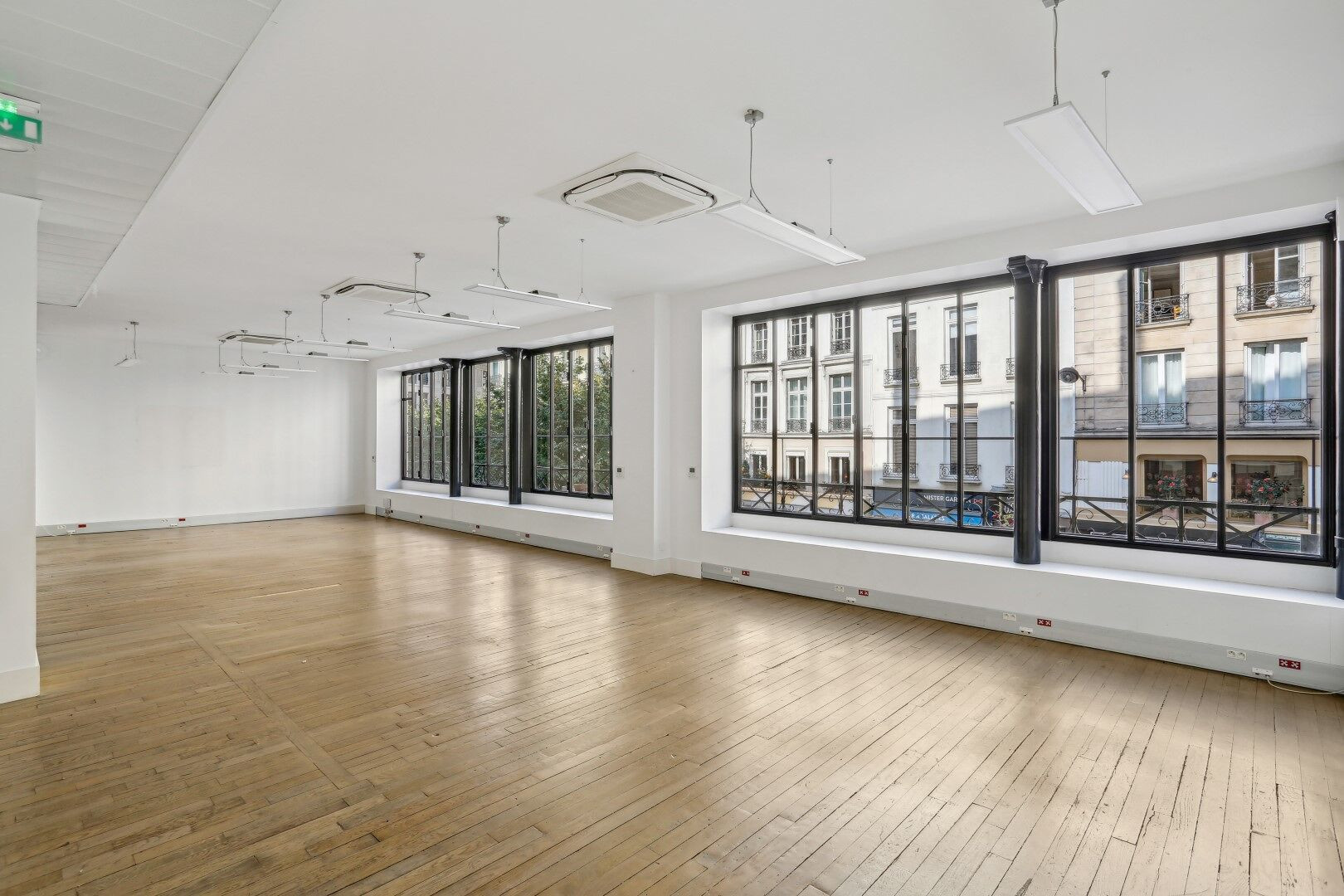 
                                                Location
                                                 Location Bureaux Paris 75002