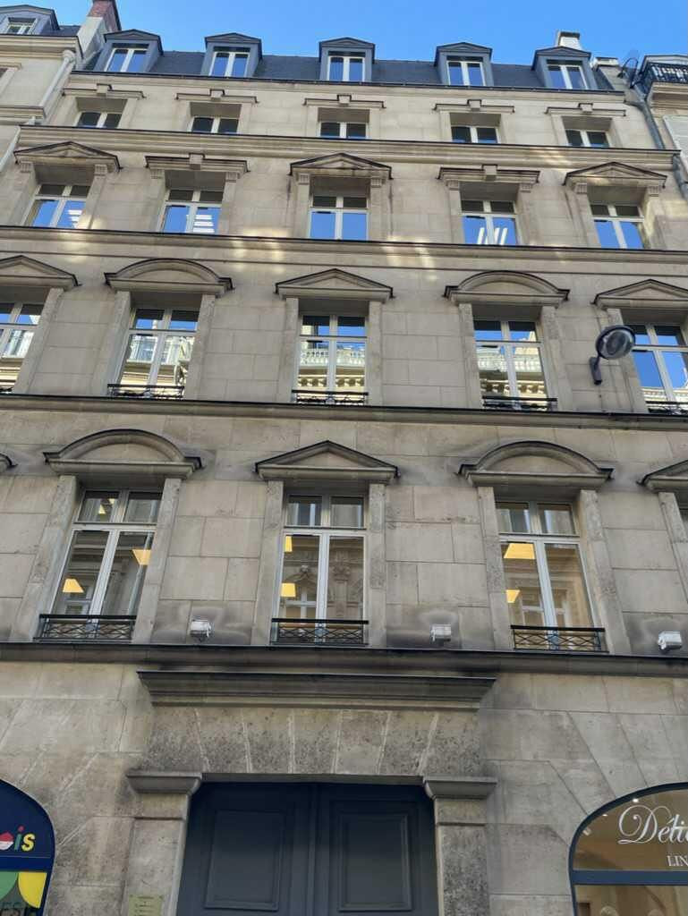 
                                                Location
                                                 Location Bureaux Paris 75008