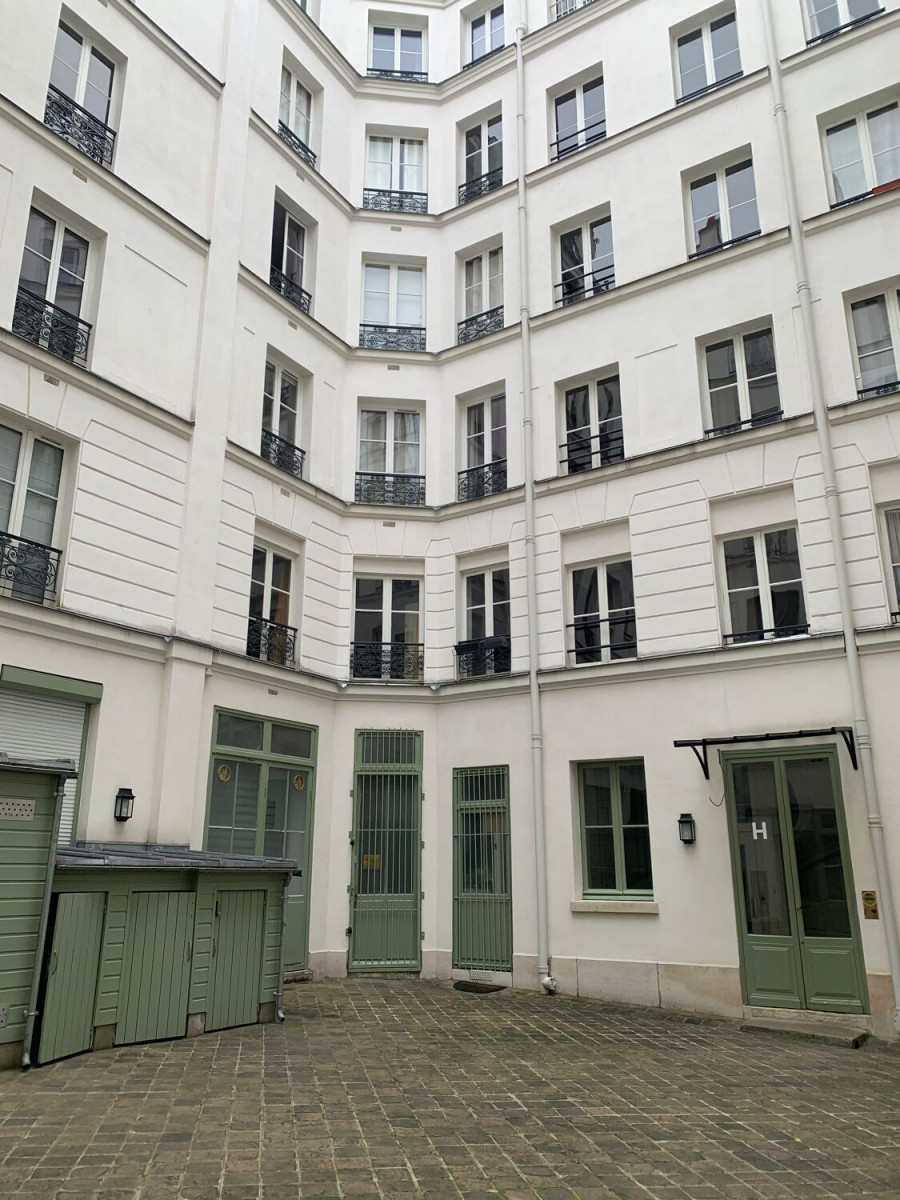 
                                                Location
                                                 Location Bureaux Paris 75008