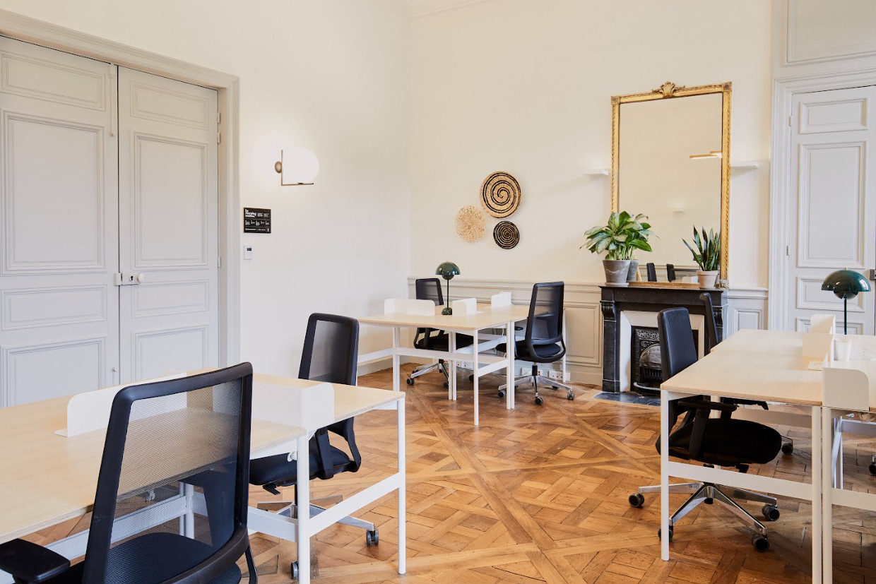 
                                                Location
                                                 Location Bureaux Paris 75008