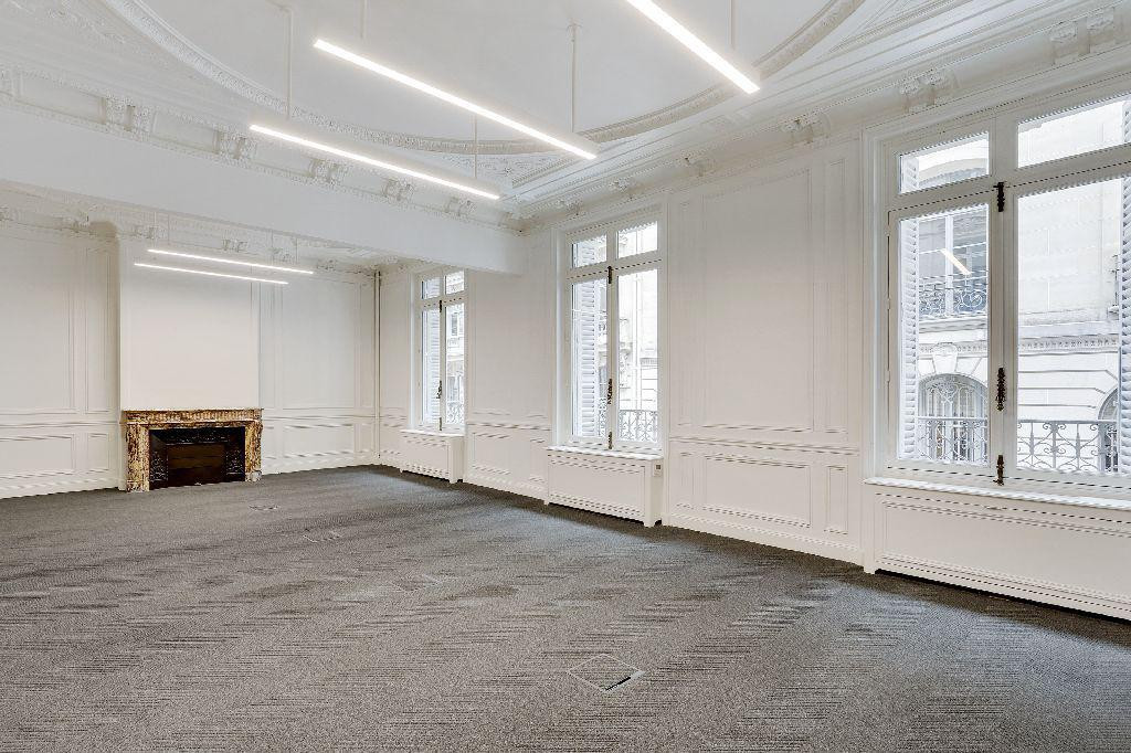 
                                                Location
                                                 Location Bureaux Paris 75008