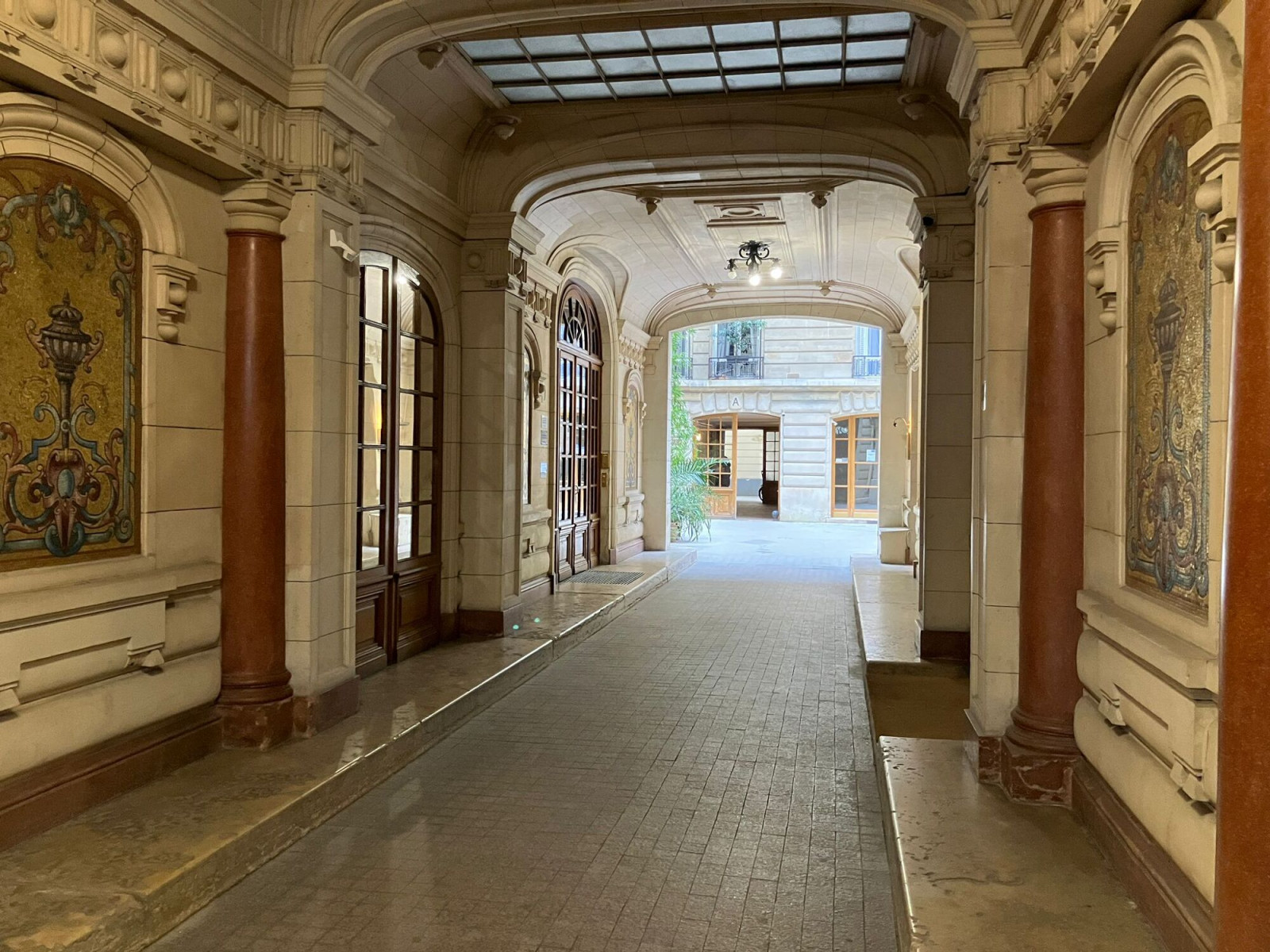 
                                                Location
                                                 Location Bureaux Paris 75008