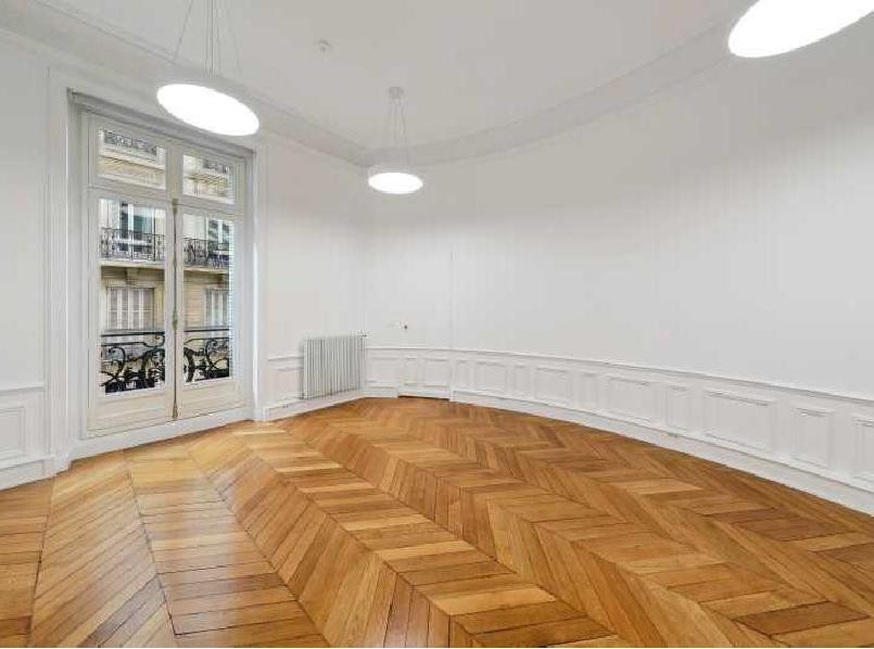 
                                                Location
                                                 Location Bureaux Paris 75008