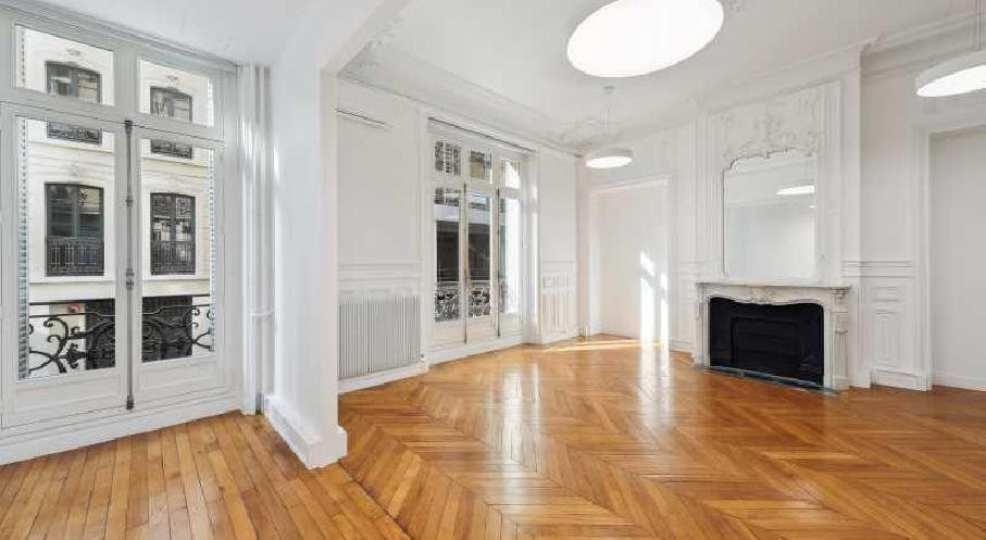 
                                                Location
                                                 Location Bureaux Paris 75008