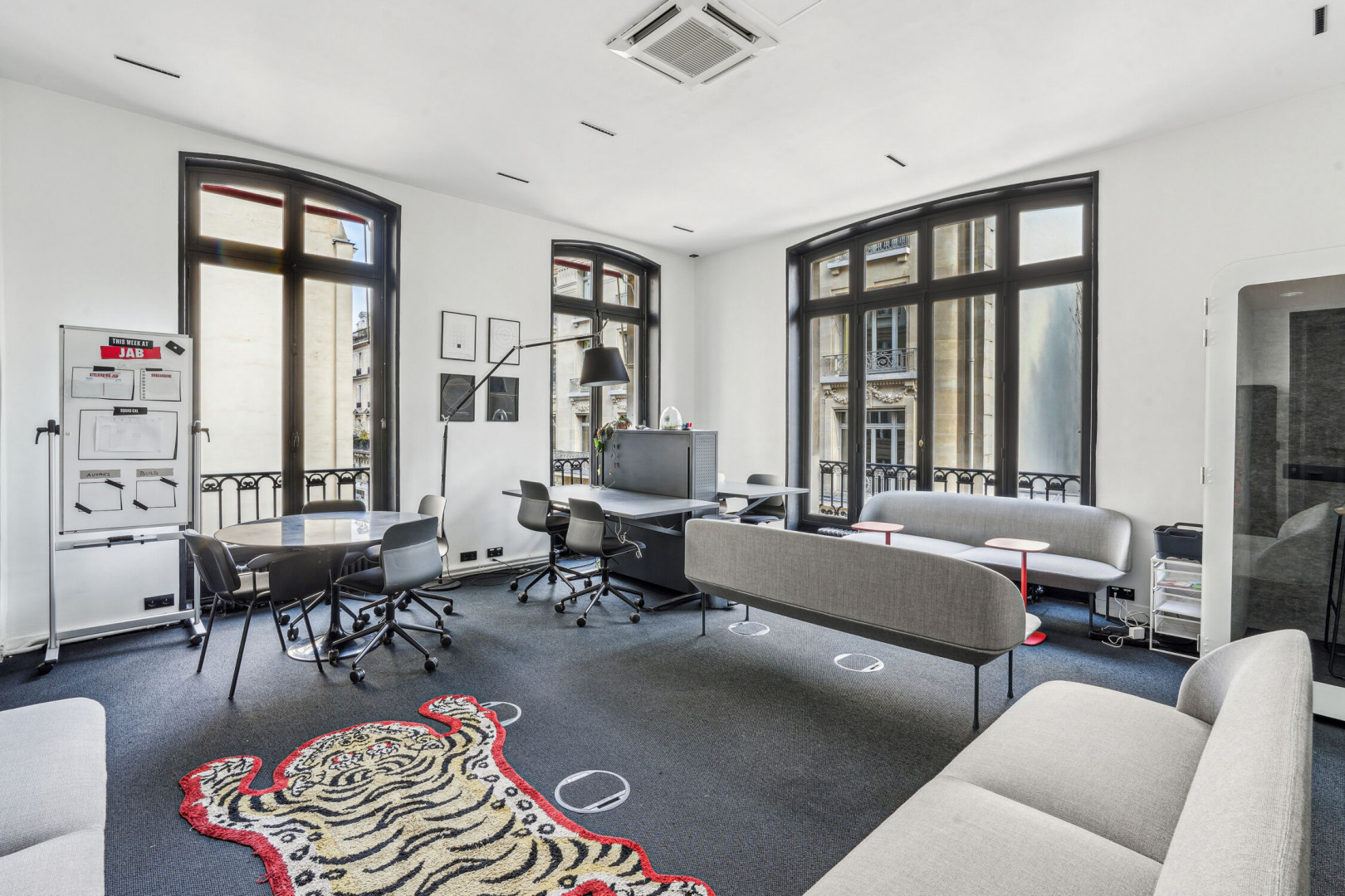 
                                                Location
                                                 Location Bureaux Paris 75008