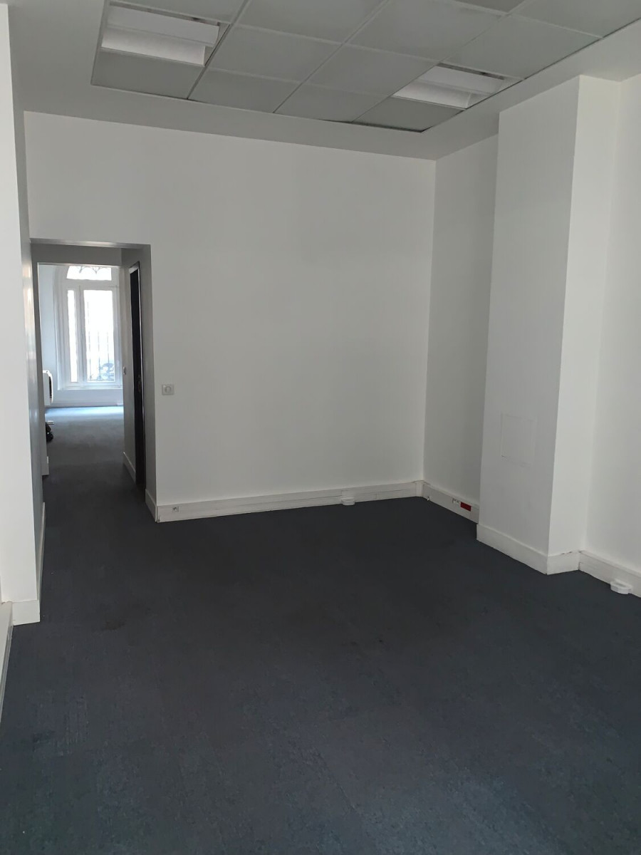 
                                                Location
                                                 Location Bureaux Paris 75009