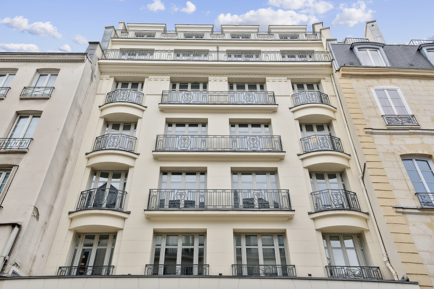 
                                                Location
                                                 Location Bureaux Paris 75009