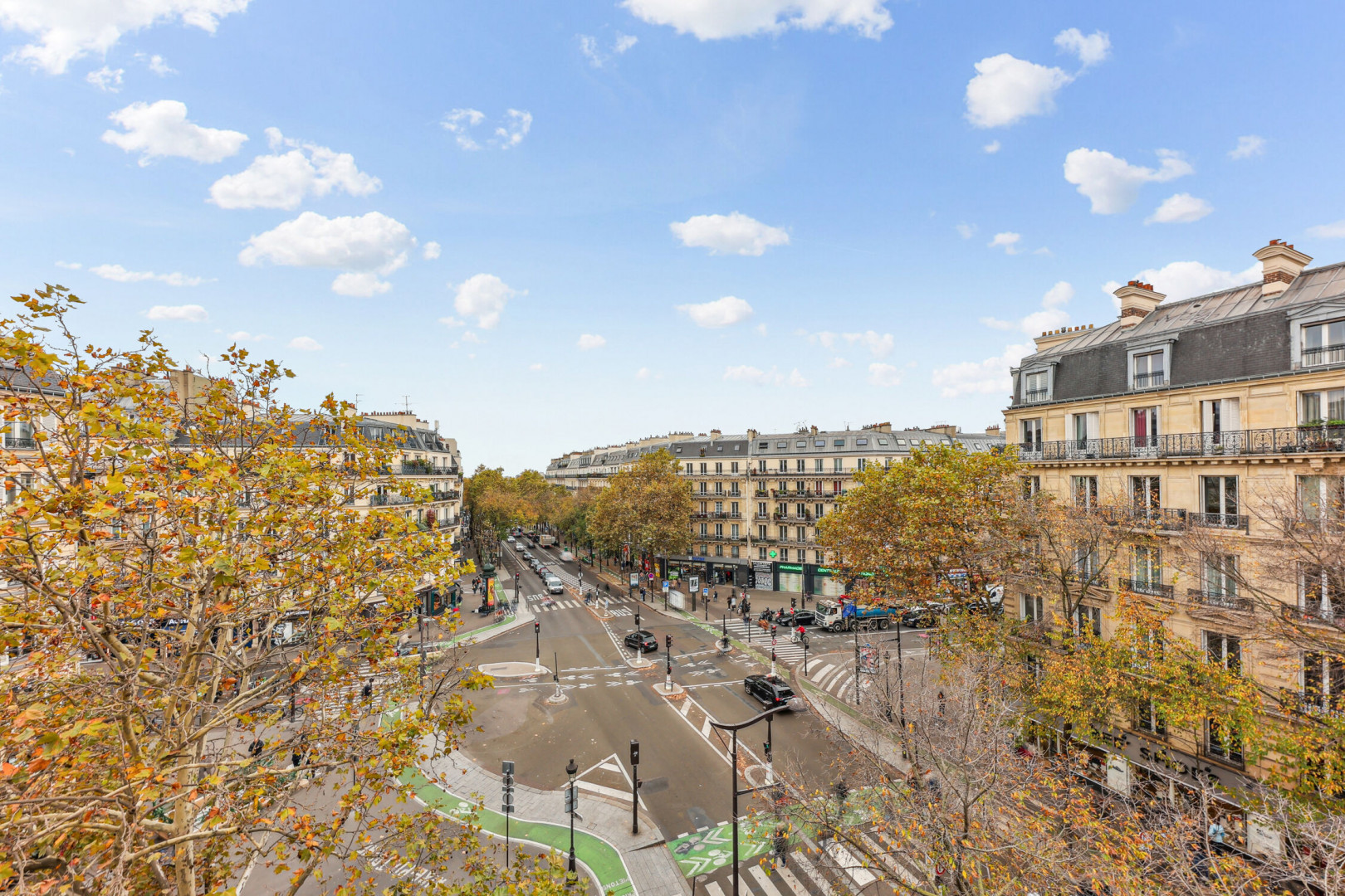 
                                                Location
                                                 Location Bureaux Paris 75010