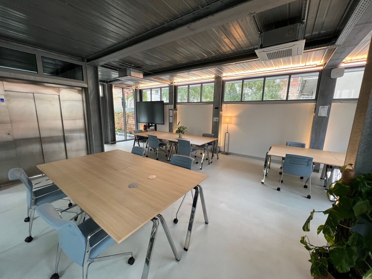 
                                                Location
                                                 Location Bureaux Paris 75013