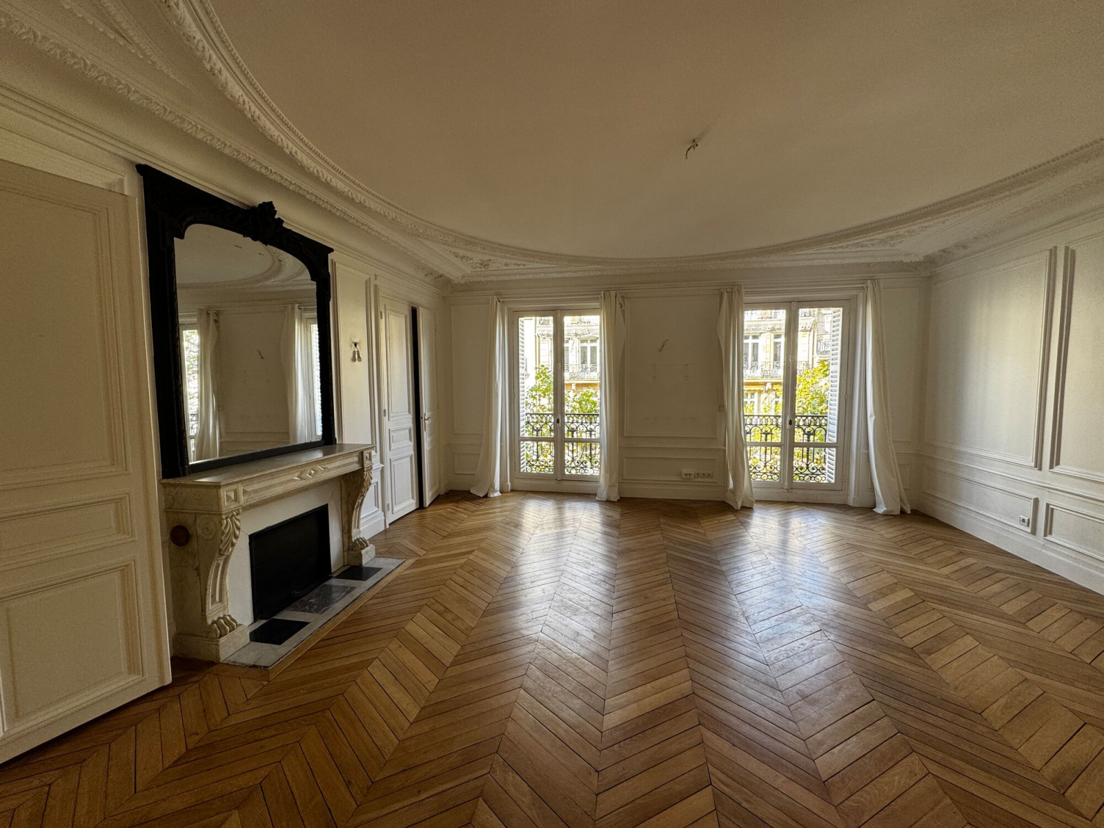 
                                                Location
                                                 Location Bureaux Paris 75016