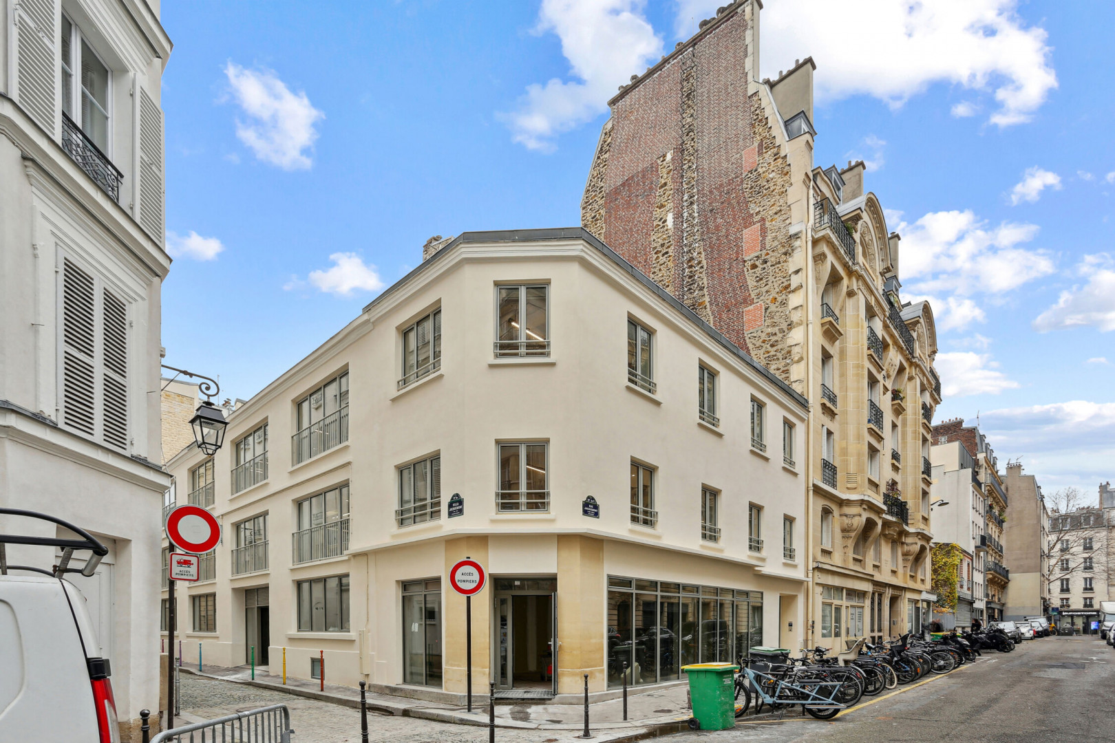 
                                                Location
                                                 Location Bureaux Paris 75017