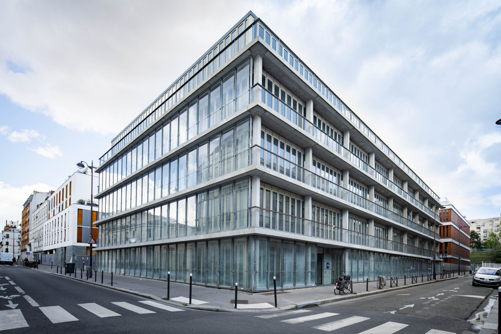 
                                                Location
                                                 Location Bureaux Paris 75020