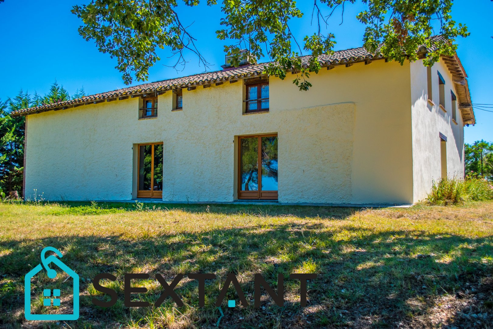 
                                                Vente
                                                 Lomagnole et chambres d'hôte