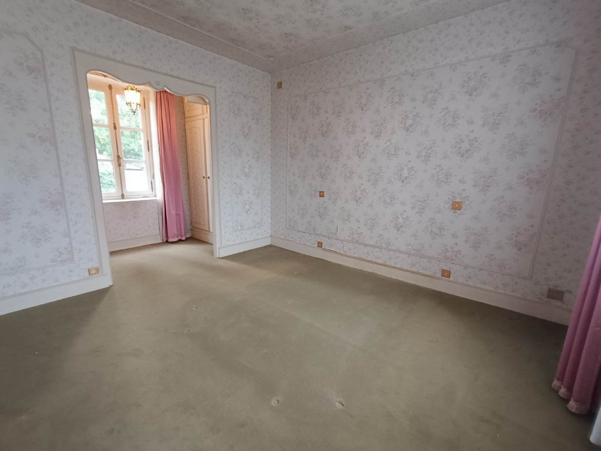 
                                                Vente
                                                 Longère 93 m² à Vierzon