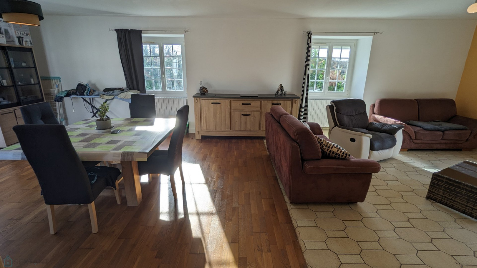 
                                                Vente
                                                 Longère avec 5 chambres 

 