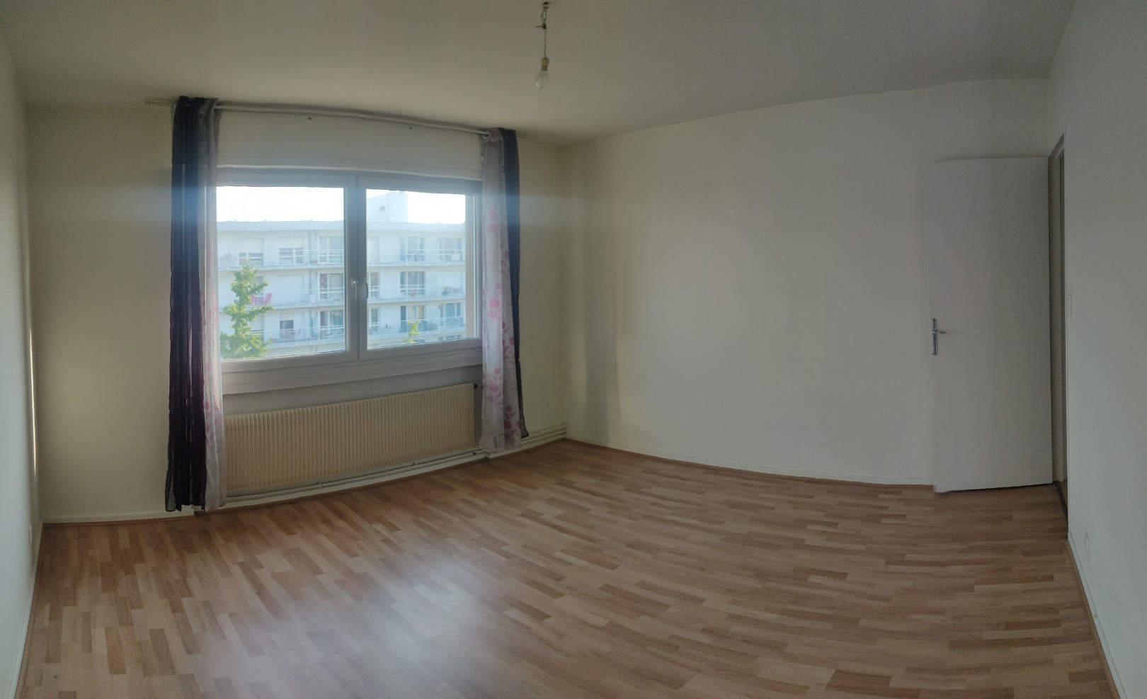 
                                                Location
                                                 LONGEVILLE LES METZ