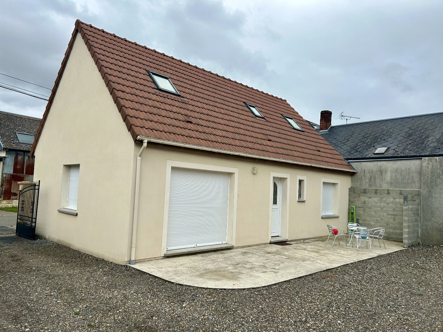 
                                                Vente
                                                 Lot de 2 maisons en location  à 1H de PARIS CHARLES DE GAULLE ,  ( Idéal investisseur).