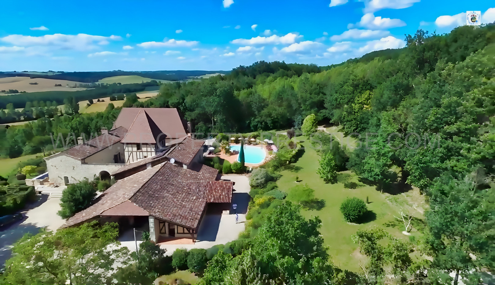 
                                                Vente
                                                 LOT ET GARONNE CHATEAU XVème 8,5 HECTARES