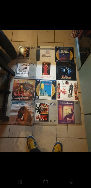 
                                                DVD, blu-ray
                                                 Lot laserdisc  avec lecteur