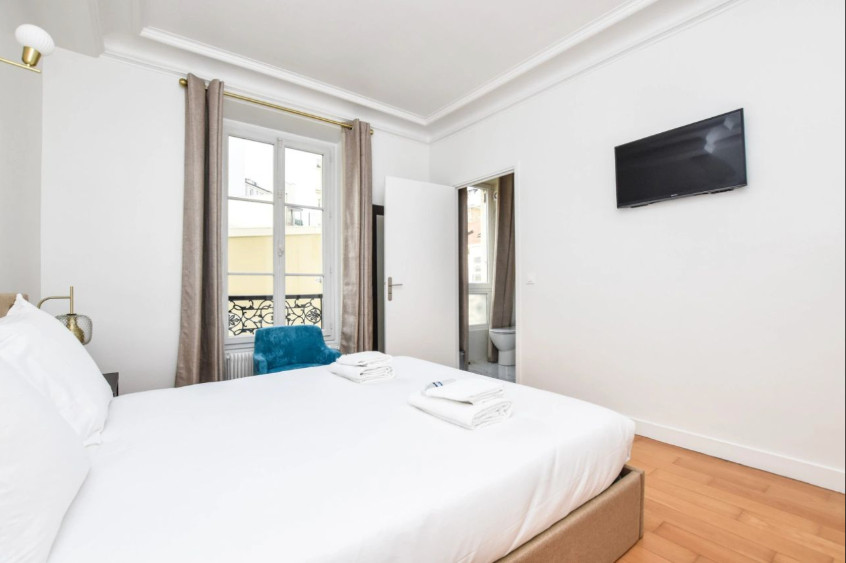 
                                                Location
                                                 Magnifique Appartement  Meuble - 17e