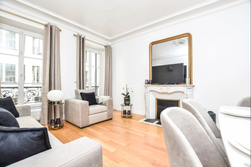 
                                                Location
                                                 Magnifique Appartement  Meuble - 17e