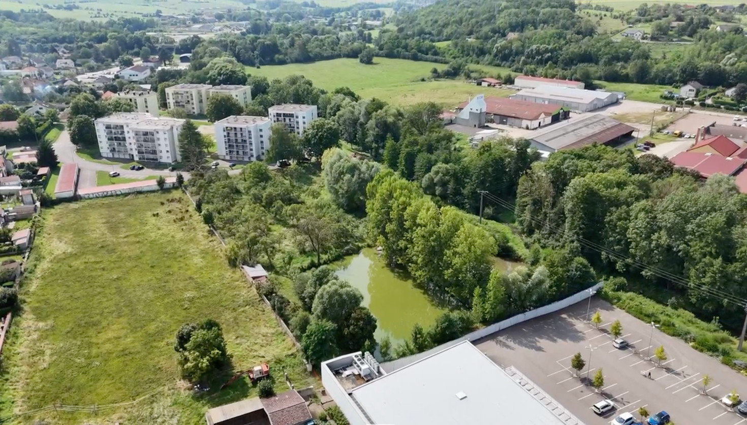 
                                                Vente
                                                 Magnifique maison avec grand terrain de 11000m²