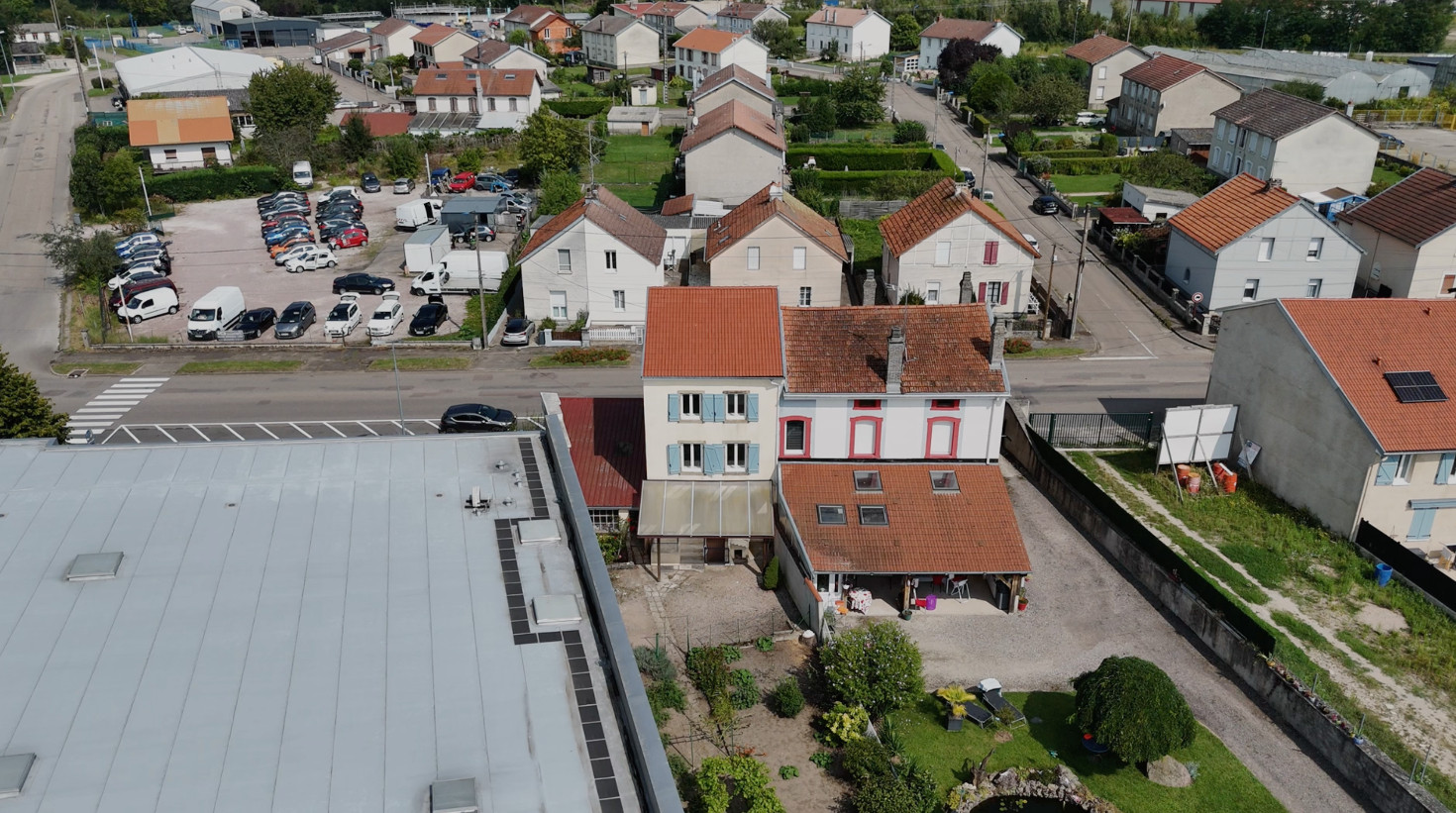 
                                                Vente
                                                 Magnifique maison avec grand terrain de 11000m²