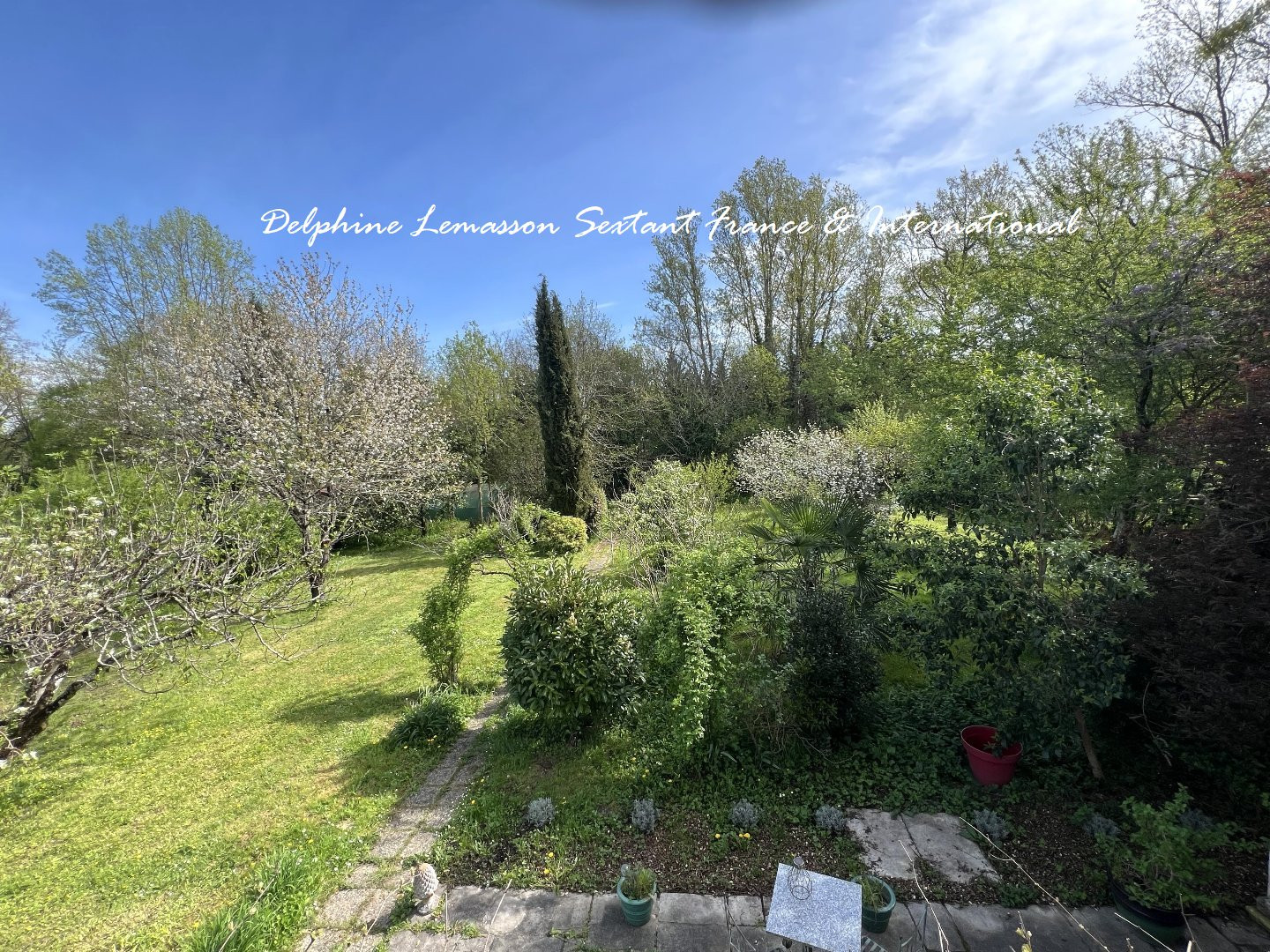 
                                                Vente
                                                 Magnifique maison bourgeoise avec jardin clos, garage près de la rivière et du centre de Bergerac