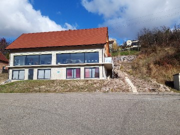 
                                                Vente
                                                 Magnifique maison de 440 m2