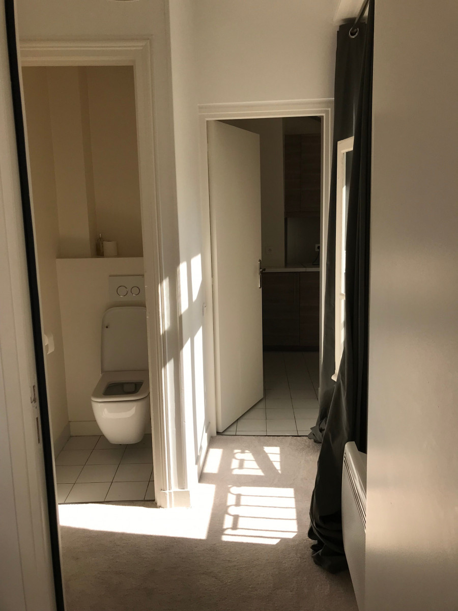 
                                                Location
                                                 Magnifique studio meublé Paris 7ème (loyer tout inclus)