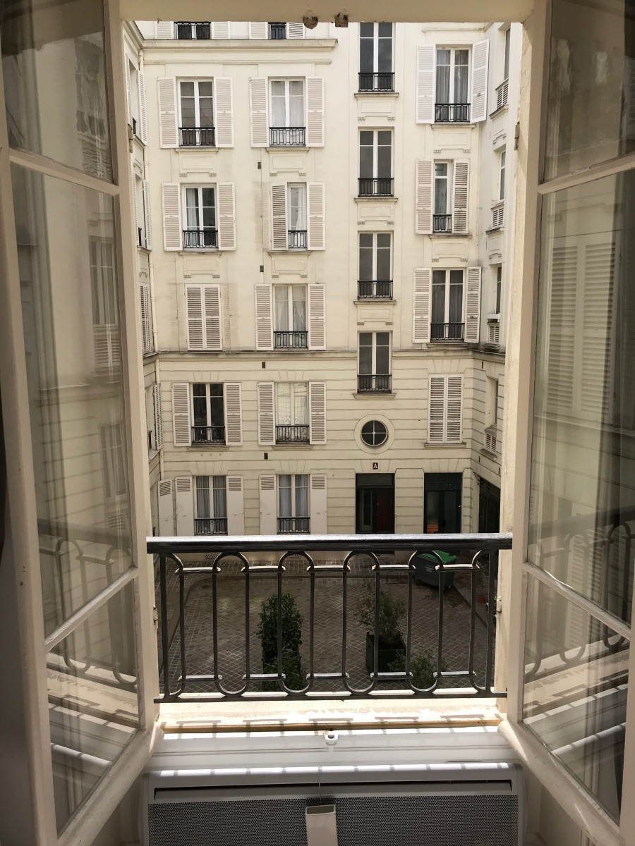 
                                                Location
                                                 Magnifique studio meublé Paris 7ème (loyer tout inclus)