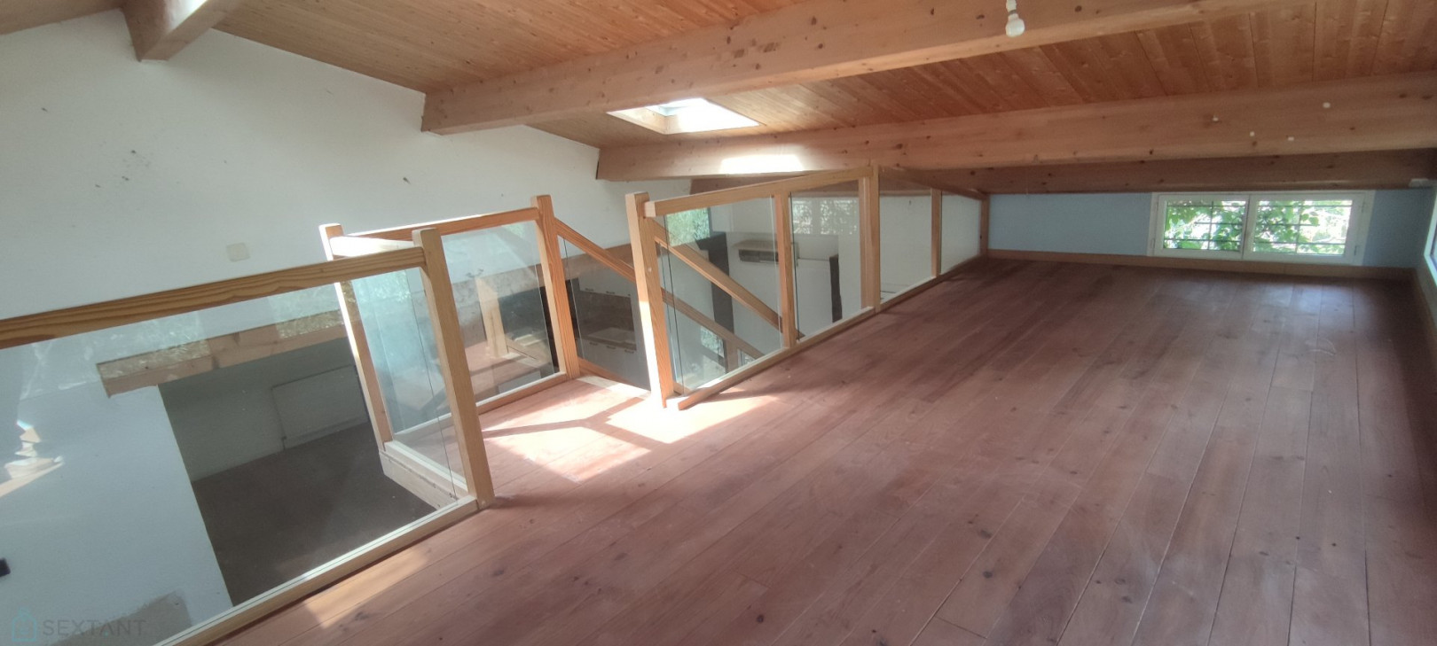 
                                                Vente
                                                 Maison 10 pièces sur terrain 1895m²