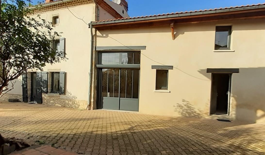 
                                                Vente
                                                 Maison 172m2 + grand jardin + dépendances