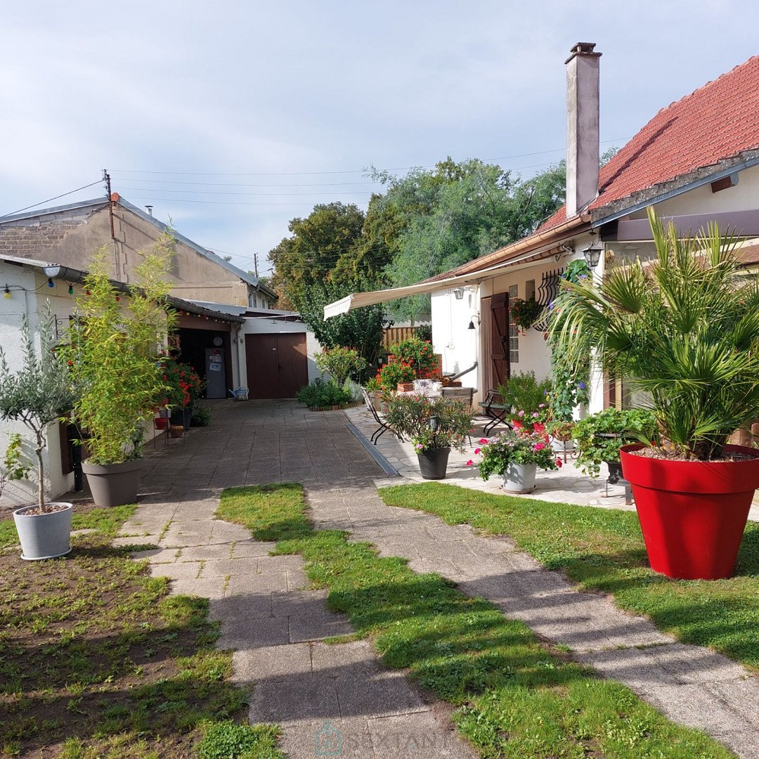 
                                                Vente
                                                 Maison 3 ch. - Dépendances - Parcelle 1023 m²