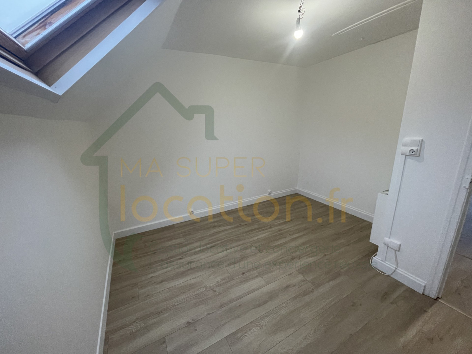 
                                                Location
                                                 Maison 4 pièces 88 m2 rénové dans un secteur recherché de SAINT-QUENTIN